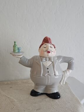 Roy Simpson Butler Teapot